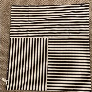 LULULEMON INFINITY SCARF/SHAWL